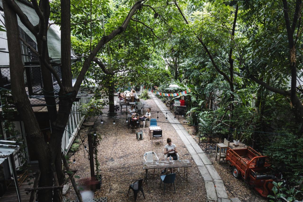 THE YARD BANGKOK HOSTEL БАНГКОК 2* (Таиланд) - от 1264 RUB | NOCHI